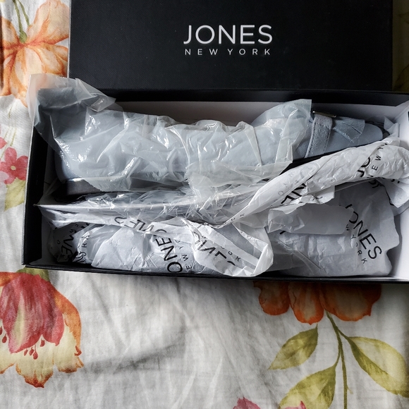 Jones New York Steff Kid Suede flats/loafers - Picture 11 of 13